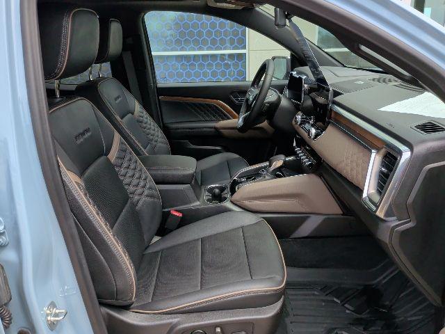 2025 GMC Canyon 4WD Denali