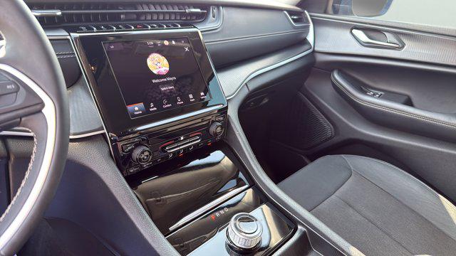 2024 Jeep Grand Cherokee L Laredo 4x2