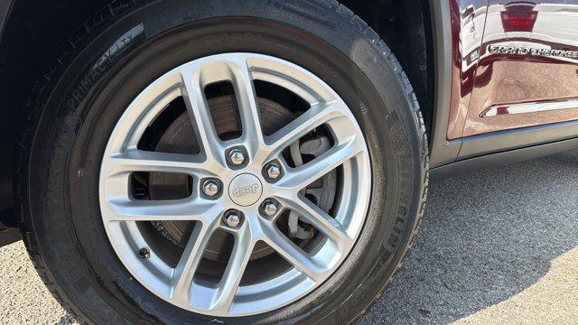 2024 Jeep Grand Cherokee L Laredo 4x2