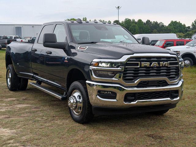 2026 RAM Ram 3500 RAM 3500 TRADESMAN CREW CAB 4X4 8 BOX