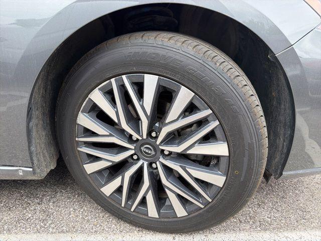2024 Nissan Altima SV FWD