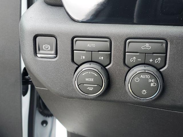 2026 Chevrolet Silverado 1500 4WD Crew Cab Standard Bed LT