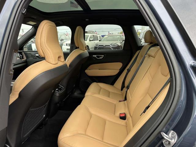 2022 Volvo XC60 B5 Inscription
