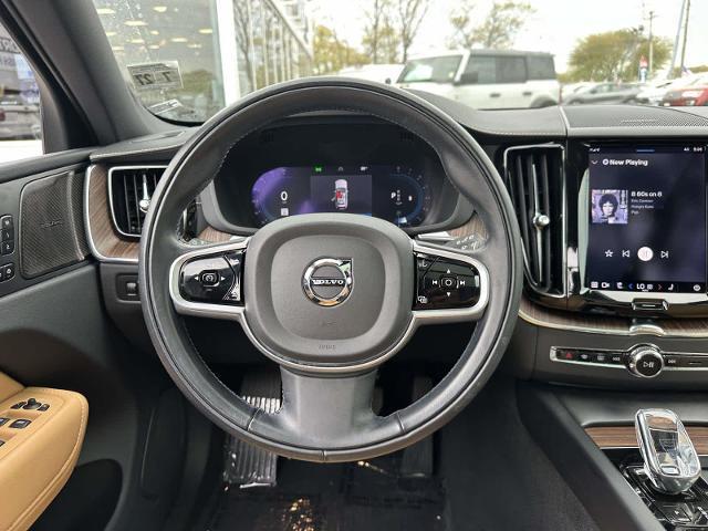 2022 Volvo XC60 B5 Inscription