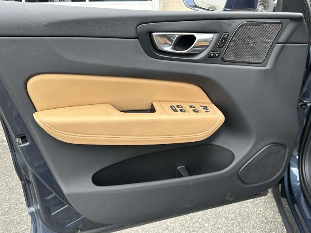 2022 Volvo XC60 B5 Inscription