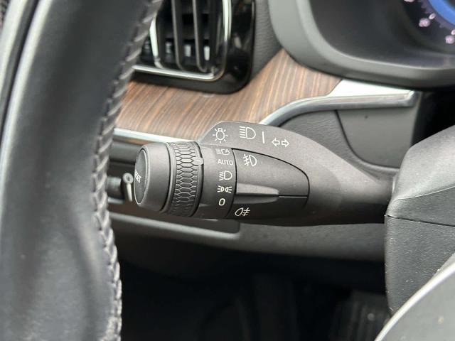 2022 Volvo XC60 B5 Inscription