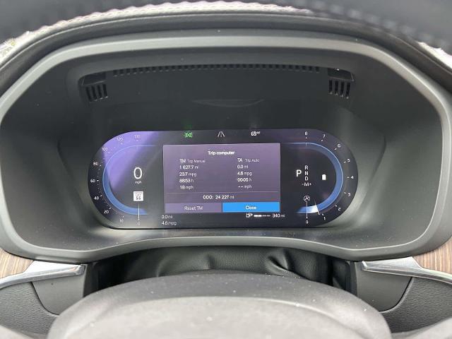 2022 Volvo XC60 B5 Inscription