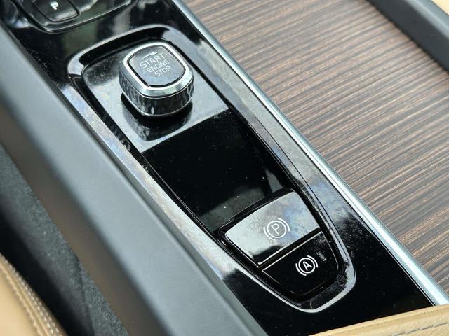 2022 Volvo XC60 B5 Inscription