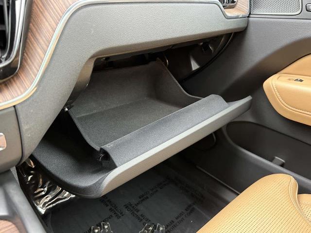 2022 Volvo XC60 B5 Inscription