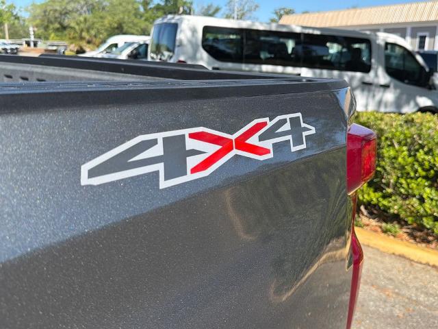 2022 Chevrolet Silverado 1500 4WD Crew Cab Short Bed Custom