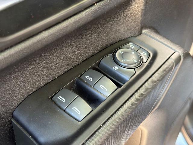 2022 Chevrolet Silverado 1500 4WD Crew Cab Short Bed Custom