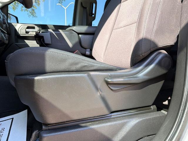 2022 Chevrolet Silverado 1500 4WD Crew Cab Short Bed Custom
