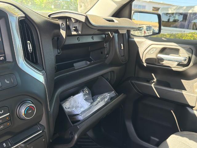 2022 Chevrolet Silverado 1500 4WD Crew Cab Short Bed Custom