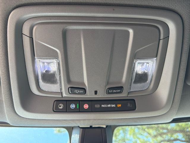 2022 Chevrolet Silverado 1500 4WD Crew Cab Short Bed Custom
