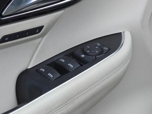 2022 Buick Envision FWD Essence