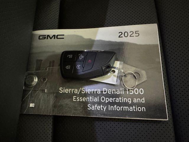 2025 GMC Sierra 1500 4WD Crew Cab Short Box Denali