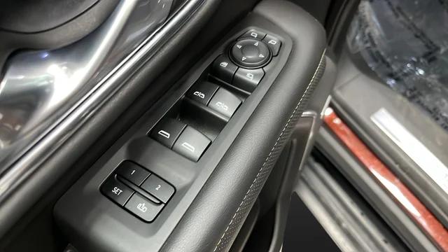 2022 GMC Yukon XL 4WD SLT