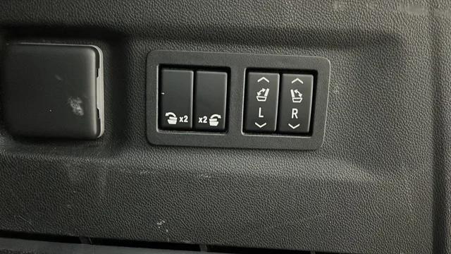 2022 GMC Yukon XL 4WD SLT