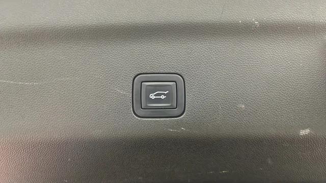 2022 GMC Yukon XL 4WD SLT