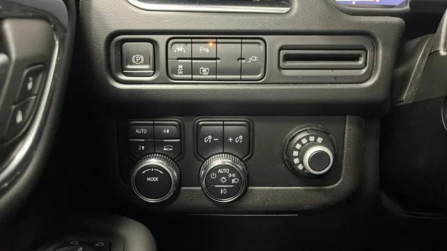 2022 GMC Yukon XL 4WD SLT