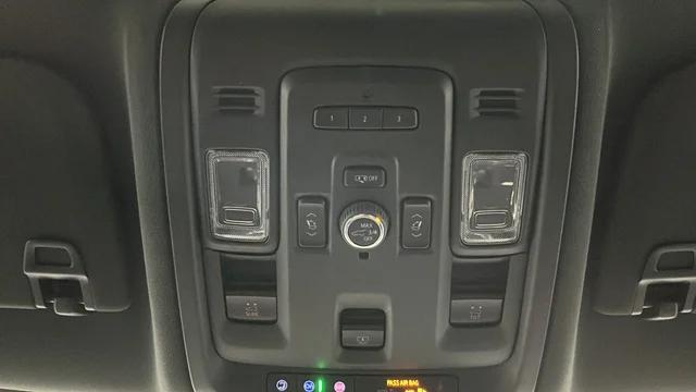 2022 GMC Yukon XL 4WD SLT