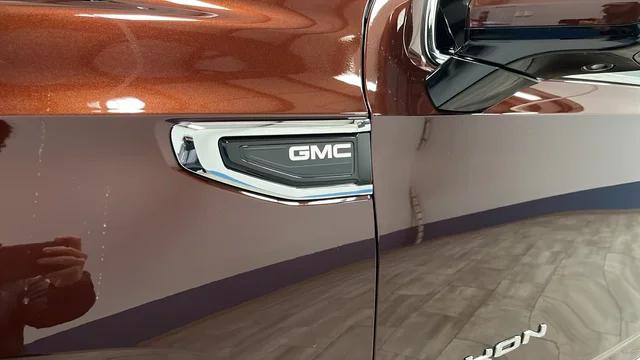 2022 GMC Yukon XL 4WD SLT