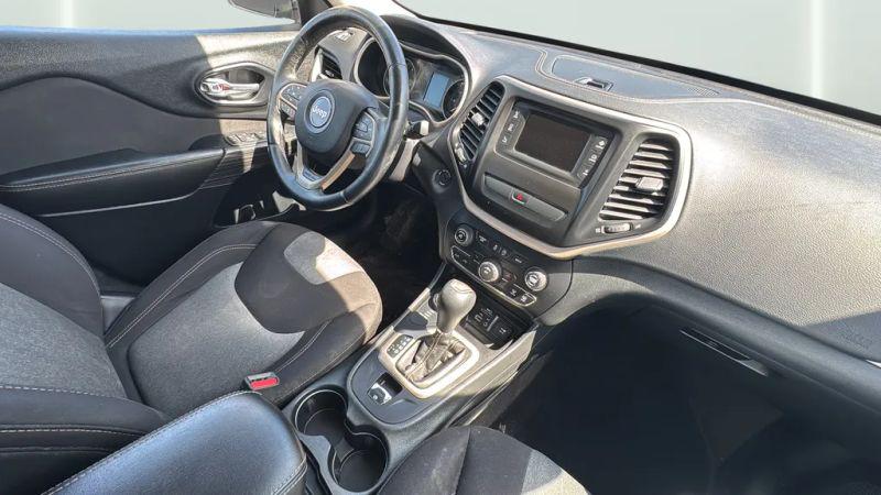 2016 Jeep Cherokee Sport