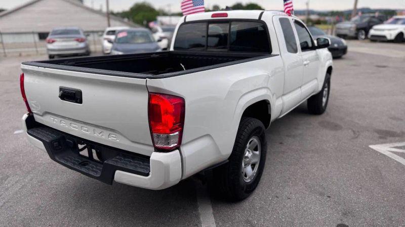 2017 Toyota Tacoma SR