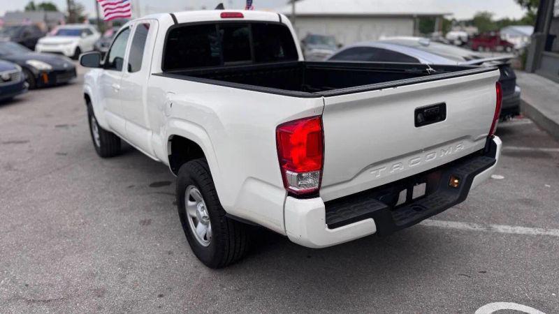 2017 Toyota Tacoma SR