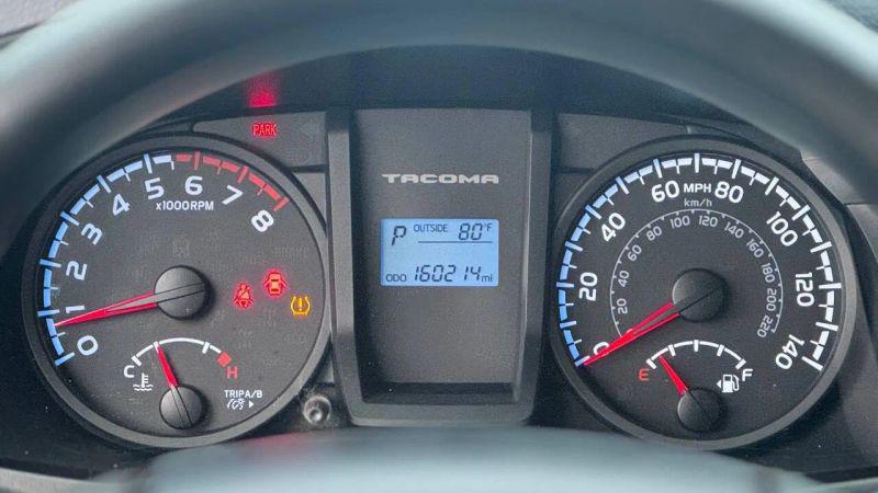 2017 Toyota Tacoma SR