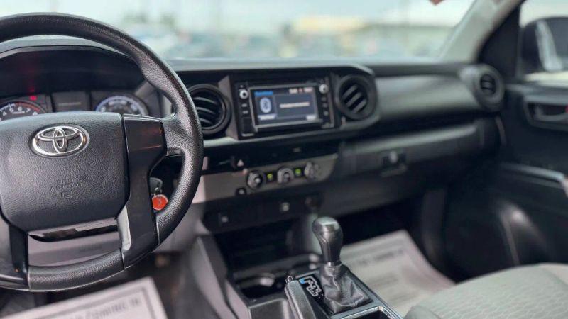 2017 Toyota Tacoma SR