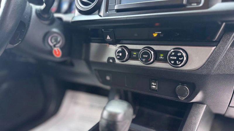 2017 Toyota Tacoma SR