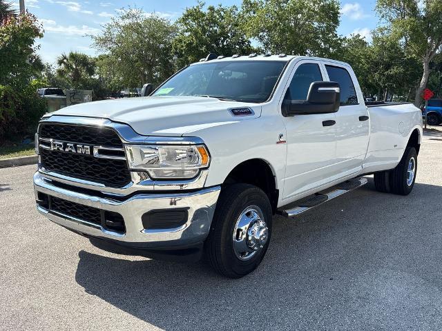 2024 Ram 3500 Tradesman Crew Cab 4x4 8' Box