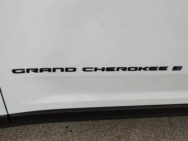 2026 Jeep Grand Cherokee L Altitude 4x4