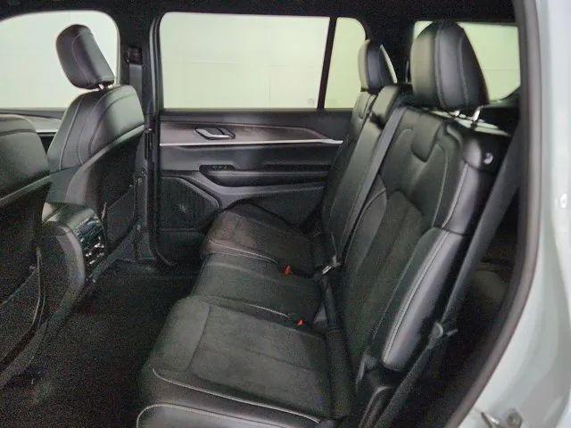 2026 Jeep Grand Cherokee L Altitude 4x4