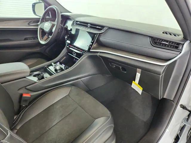 2026 Jeep Grand Cherokee L Altitude 4x4