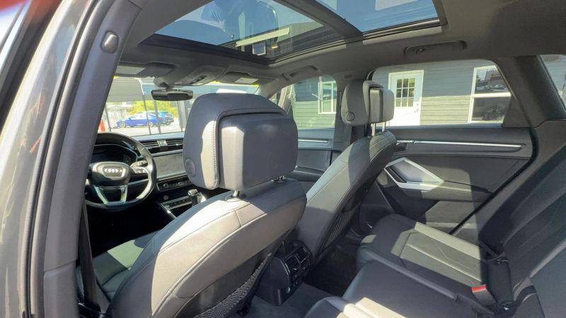 2020 Audi Q3 Premium Plus 45 TFSI S line quattro Tiptronic