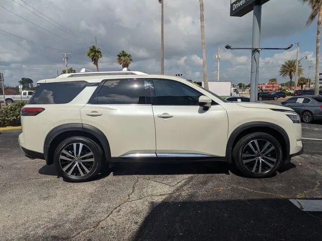 2023 Nissan Pathfinder Platinum FWD