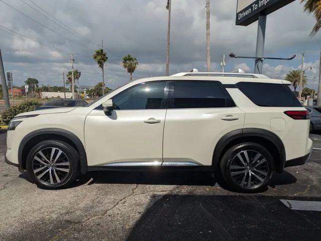 2023 Nissan Pathfinder Platinum FWD