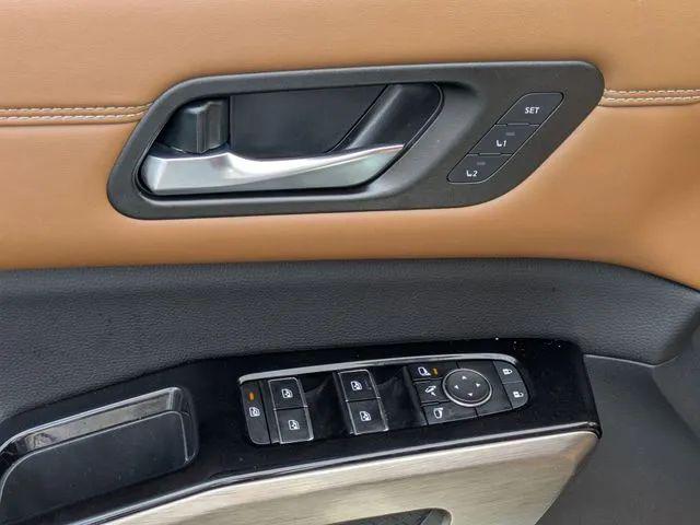 2023 Nissan Pathfinder Platinum FWD
