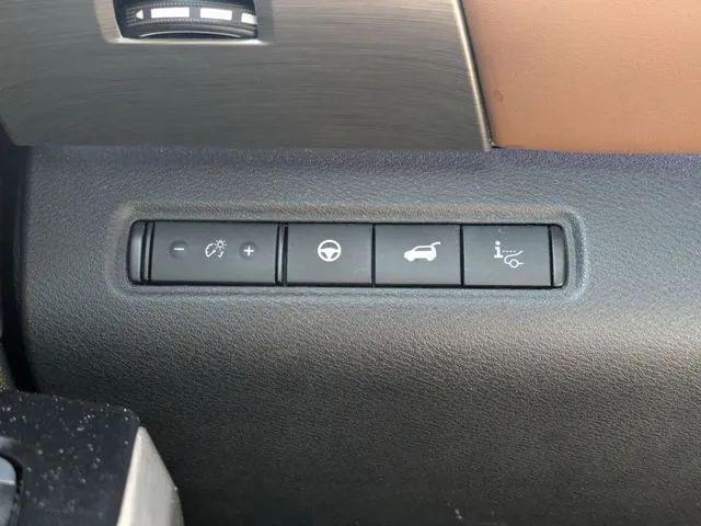 2023 Nissan Pathfinder Platinum FWD
