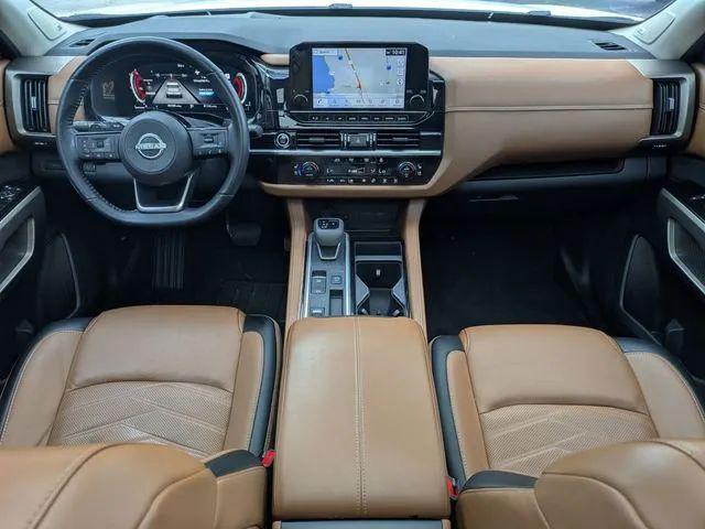 2023 Nissan Pathfinder Platinum FWD