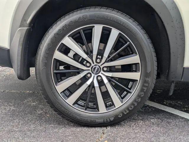 2023 Nissan Pathfinder Platinum FWD
