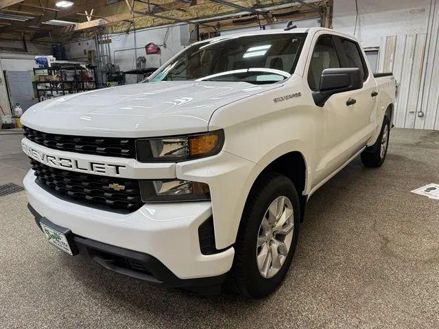 2022 Chevrolet Silverado 1500 4WD Crew Cab Short Bed Custom
