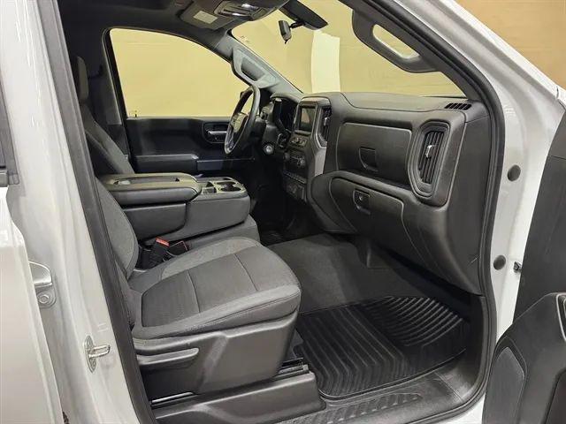 2022 Chevrolet Silverado 1500 4WD Crew Cab Short Bed Custom