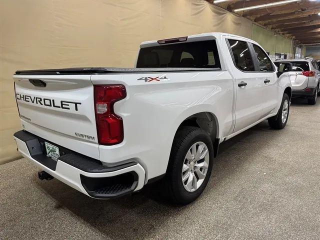 2022 Chevrolet Silverado 1500 4WD Crew Cab Short Bed Custom