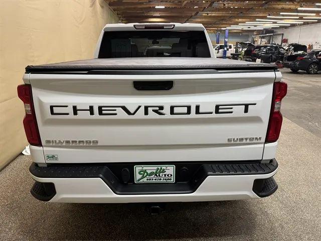 2022 Chevrolet Silverado 1500 4WD Crew Cab Short Bed Custom