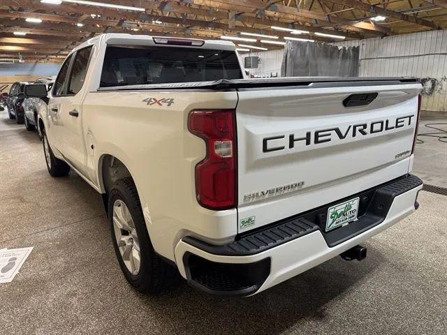 2022 Chevrolet Silverado 1500 4WD Crew Cab Short Bed Custom