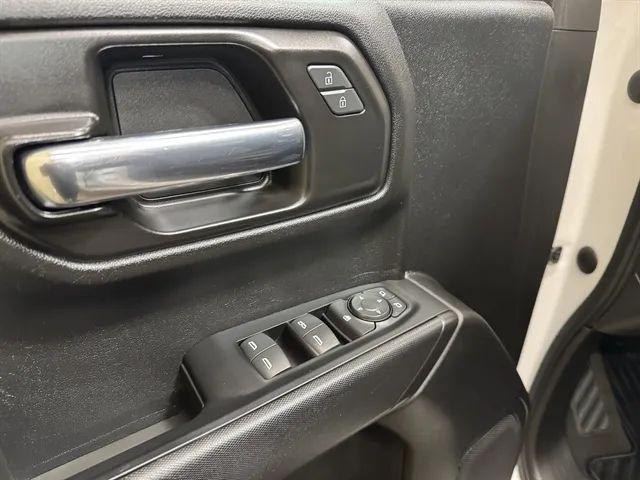 2022 Chevrolet Silverado 1500 4WD Crew Cab Short Bed Custom