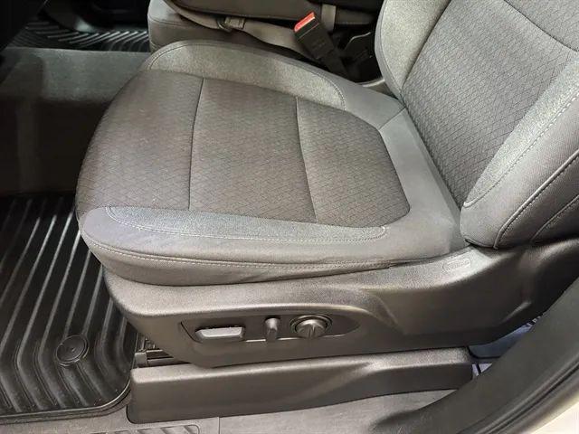 2022 Chevrolet Silverado 1500 4WD Crew Cab Short Bed Custom